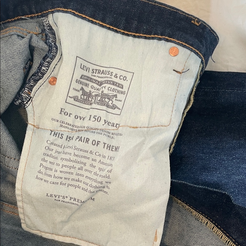 Levi’s Men's Dark Blue Jeans - Picture 8 of 9